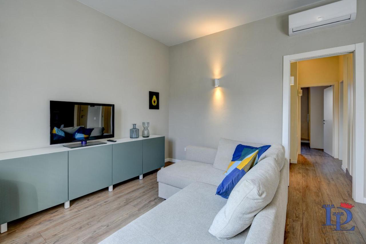 Desenzanoloft Official Partner Marriott Homes & Villas - Bacco Family Apartment เดเซนซาโนเดลการ์ดา ภายนอก รูปภาพ