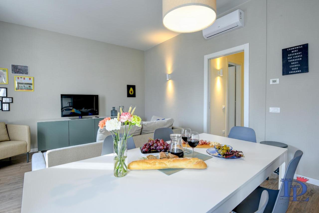 Desenzanoloft Official Partner Marriott Homes & Villas - Bacco Family Apartment เดเซนซาโนเดลการ์ดา ภายนอก รูปภาพ