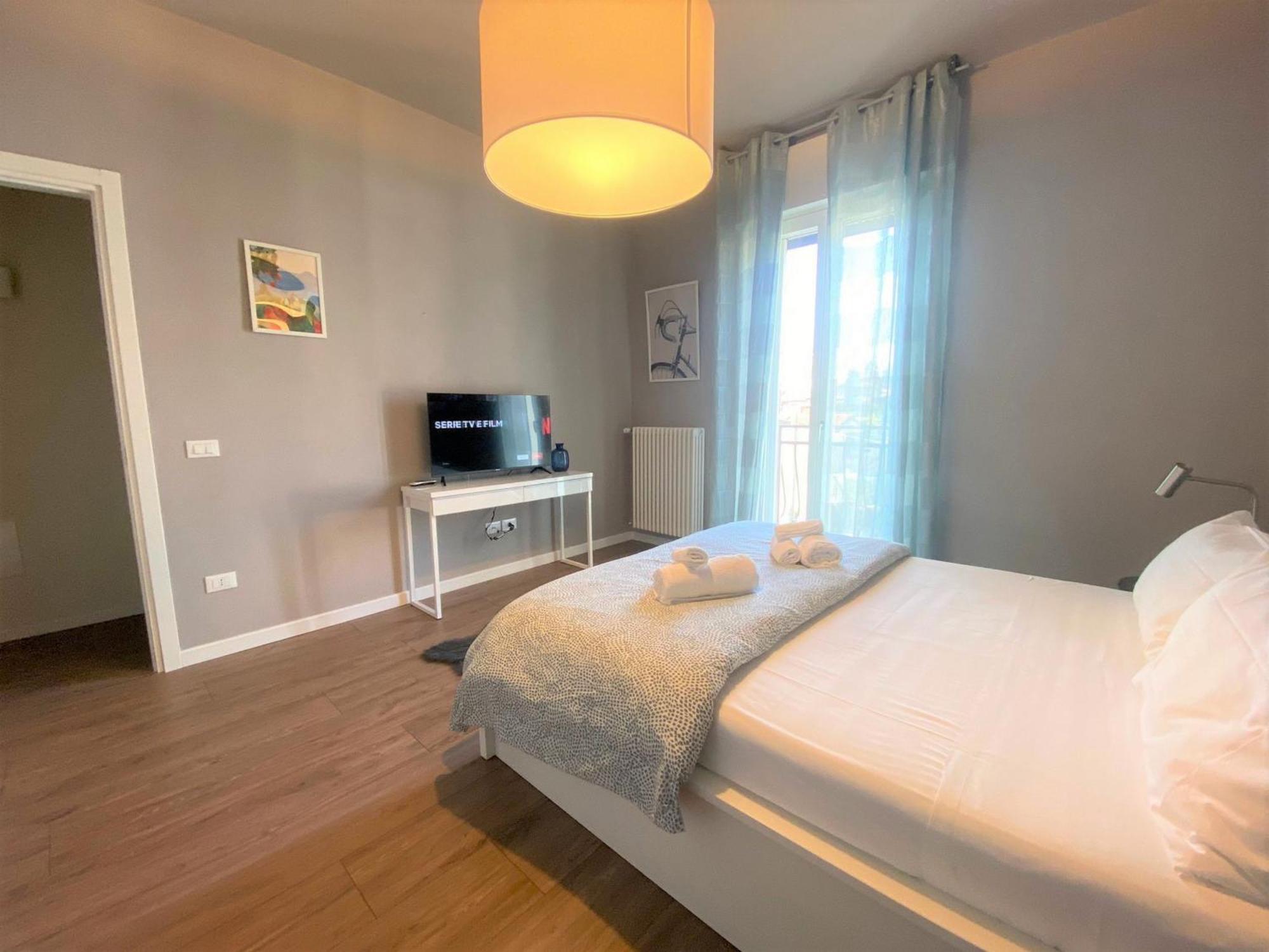 Desenzanoloft Official Partner Marriott Homes & Villas - Bacco Family Apartment เดเซนซาโนเดลการ์ดา ภายนอก รูปภาพ
